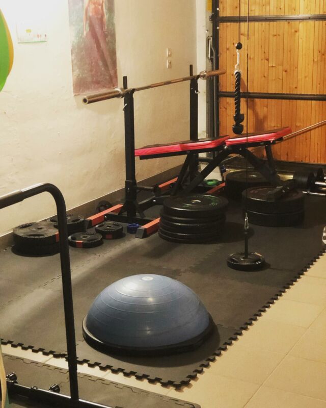 En attente de la presse à cuisses👍💪

Afin de continuer à faire évoluer mon petit home gym une petite presse verticale va bientôt arriver.😊

Cela donne toujours de la motivation en plus lorsque l’on effectue des changements . 💪
#homegym#fitness#musculation#muscle#sport#coach#passion#forme#santé#mouvement#presseacuisse#jambes